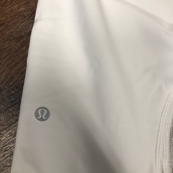 Lululemon never still crop - Picture 4 of 5